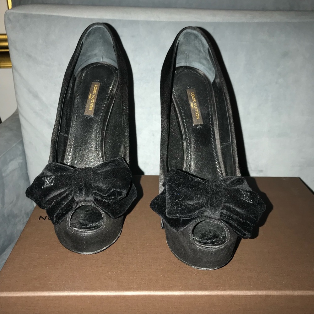 Louis Vuitton 37 black pumps shoes - Picture 3 of 6